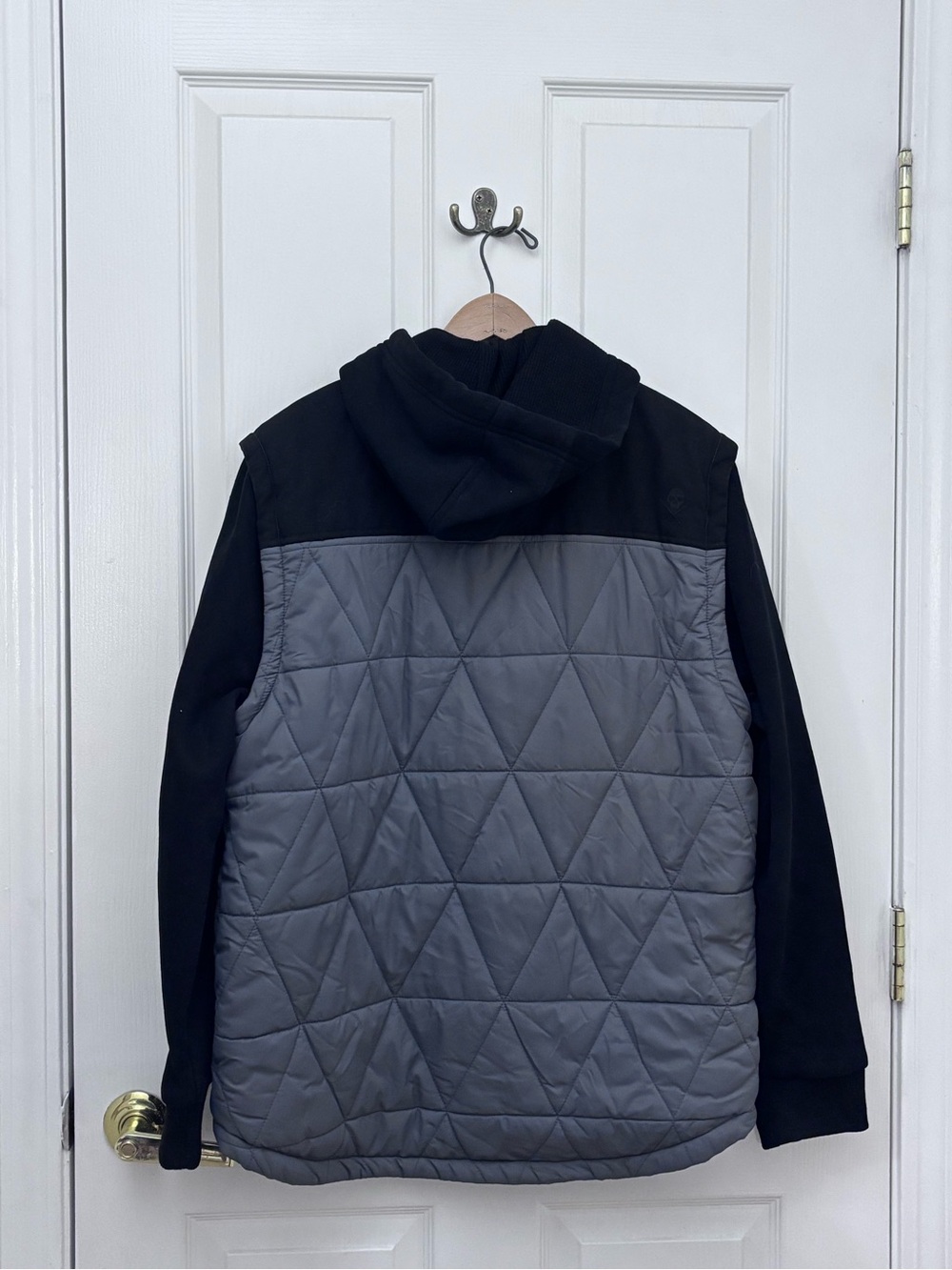 Sullen Clothing "Storm" jacket in black and grey. - Picture 2 of 4